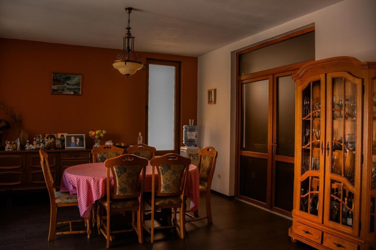 Pensiunea Clasic Hunedoara Pestisu Mare Εξωτερικό φωτογραφία